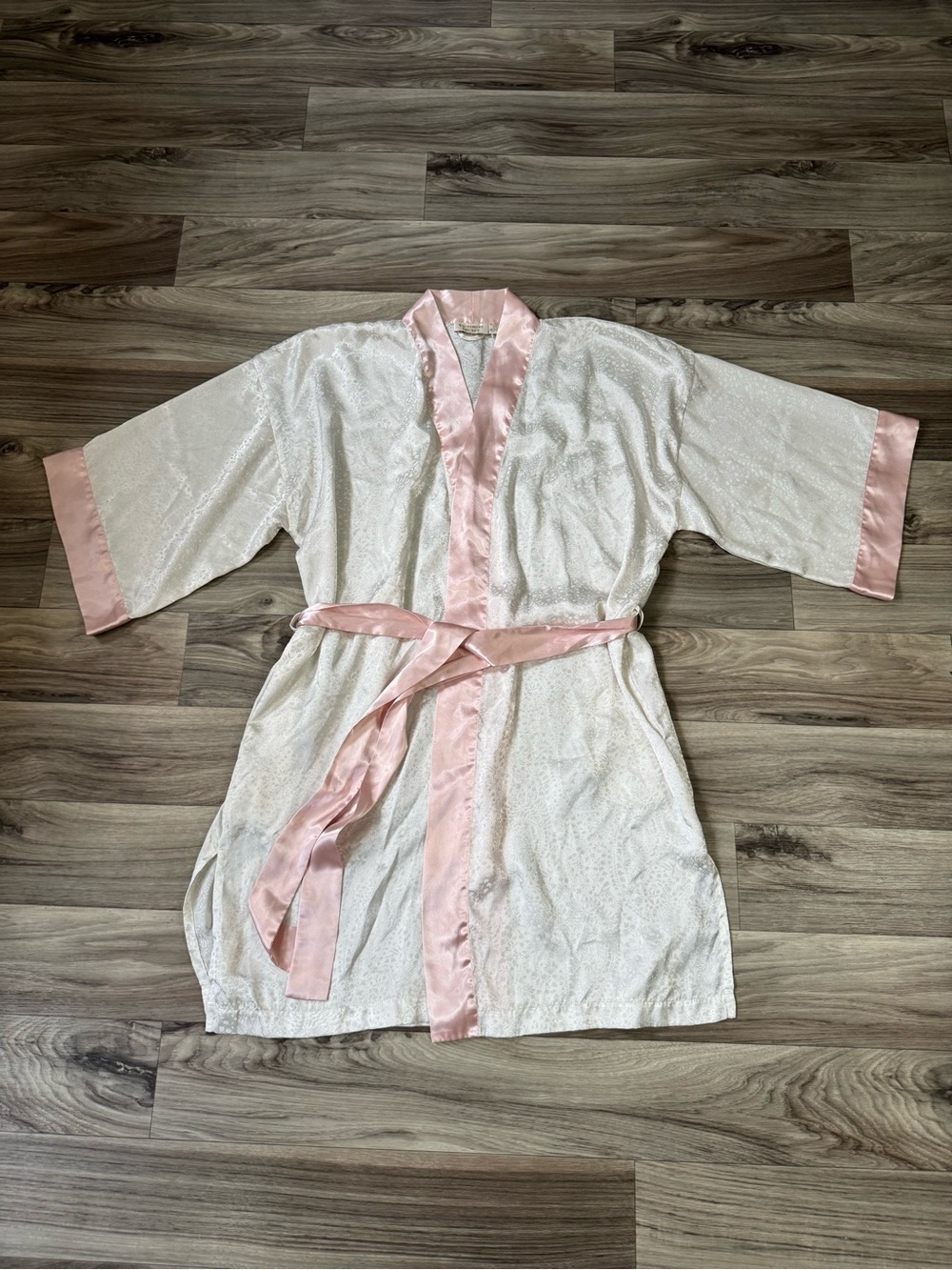 Victoria Secret Gold Label Satin Robe White Floral Jacquard Pink Trim One Size